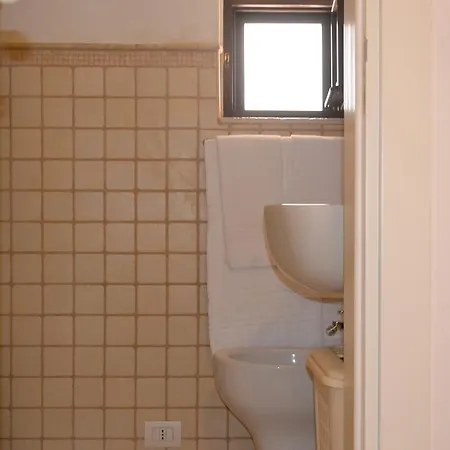 Trullo De Amicis N 5 招待所 阿尔贝罗贝洛